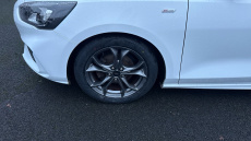 Ford Focus 1.0 EcoBoost 125 ST-Line Nav 5dr Petrol Hatchback